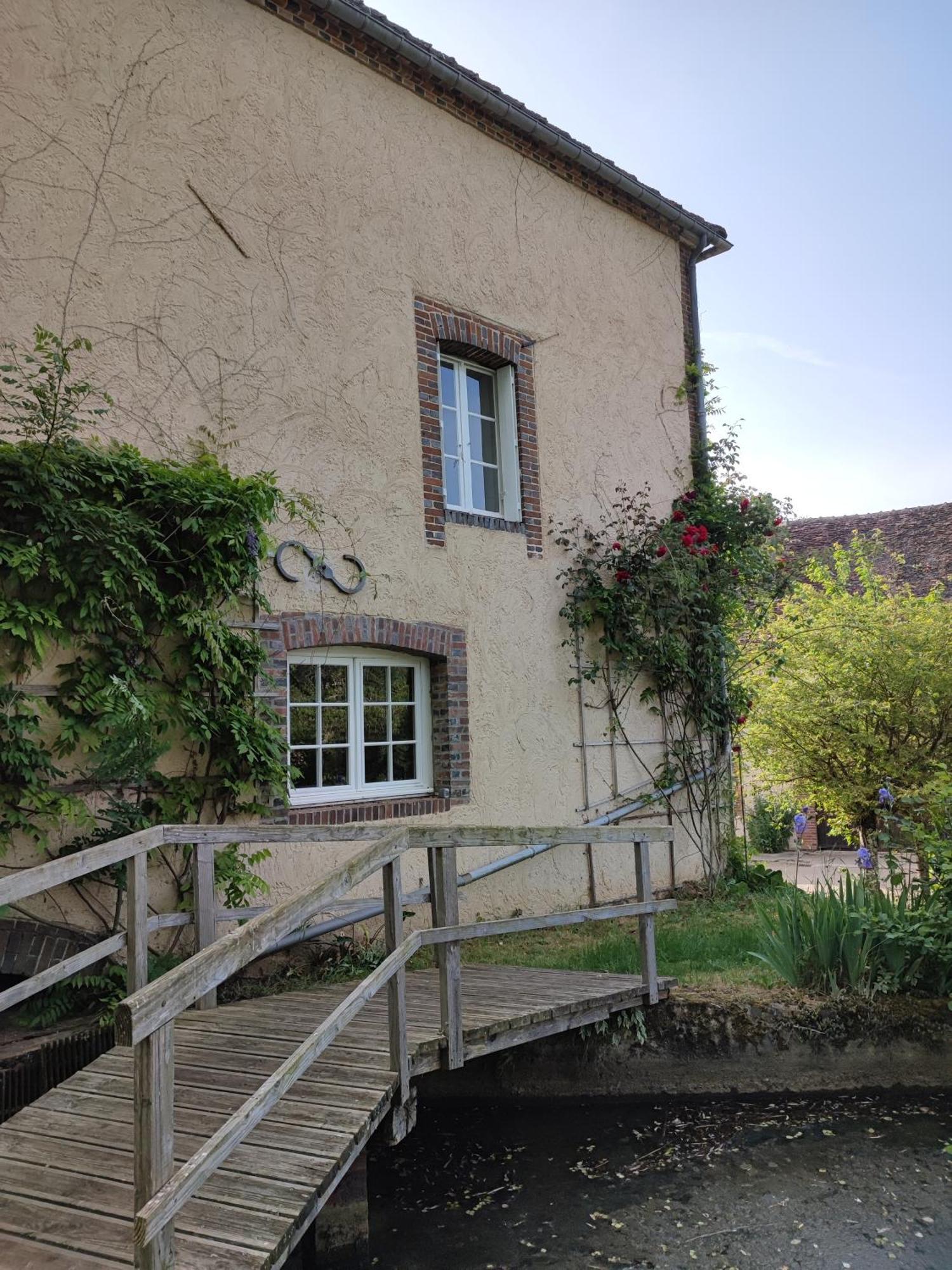 Bed and Breakfast Le Moulin Grenon à Mézilles Extérieur photo